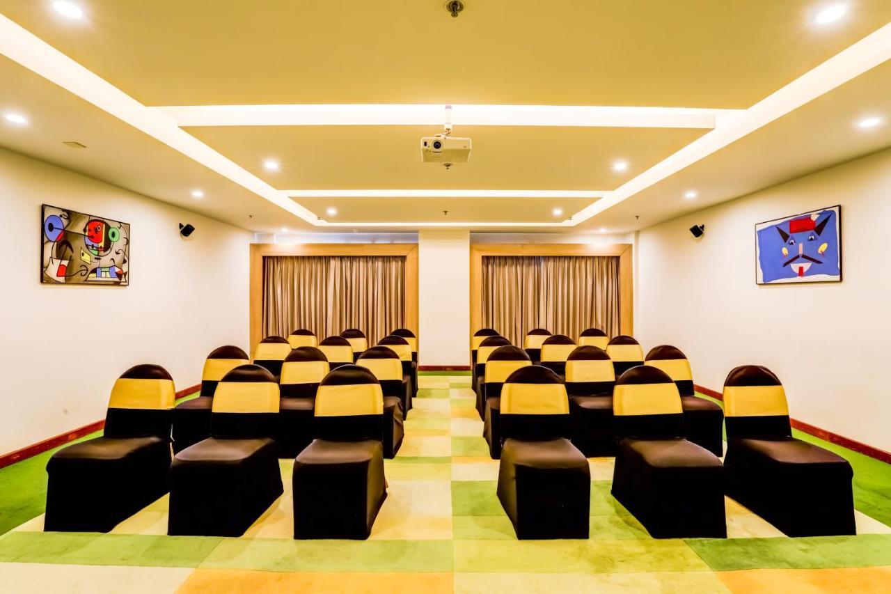 Lemon Tree Hotel Electronics City Bangalore Extérieur photo