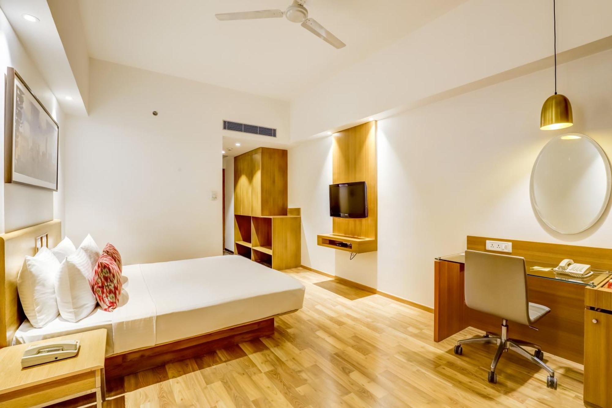 Lemon Tree Hotel Electronics City Bangalore Extérieur photo