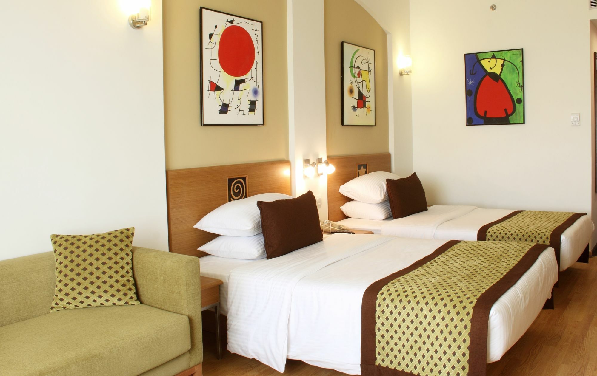 Lemon Tree Hotel Electronics City Bangalore Extérieur photo